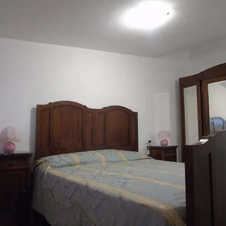 20th Century Bed & Breakfast Pineto