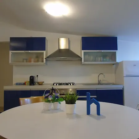 20th Century Bed & Breakfast Pineto