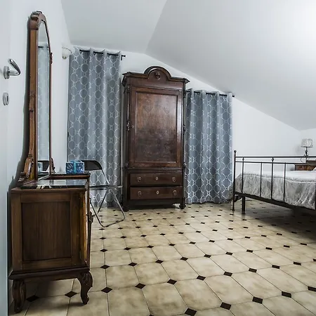Bed & Breakfast 20th Century